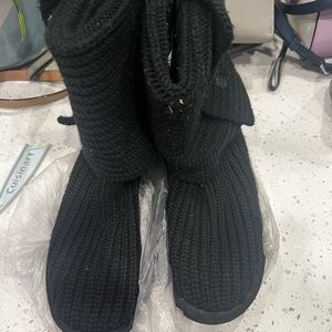 Black Ugg boots